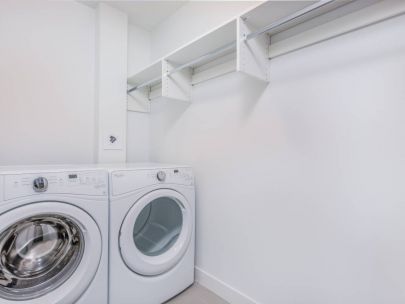 station-square-2711-6098-station-st-burnaby-bc-canada-v5h-0h4