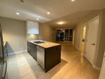 brand-new-700-sqft-1-bedroom-den-flex-at-central