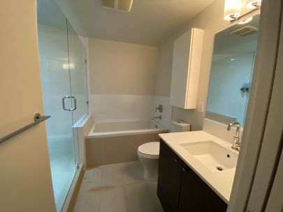 brand-new-700-sqft-1-bedroom-den-flex-at-central