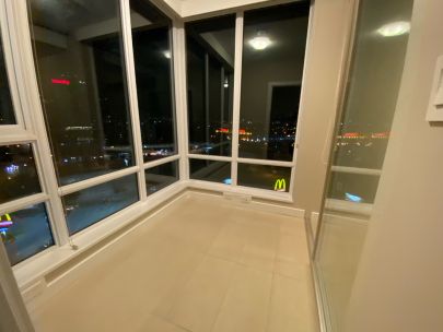 brand-new-700-sqft-1-bedroom-den-flex-at-central