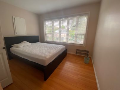 pet-friendly-furnished-2-bedroom-by-king-edward-inverness