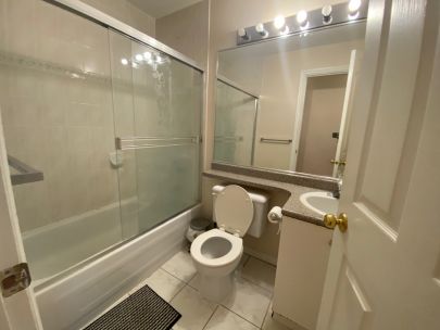 pet-friendly-furnished-2-bedroom-by-king-edward-inverness