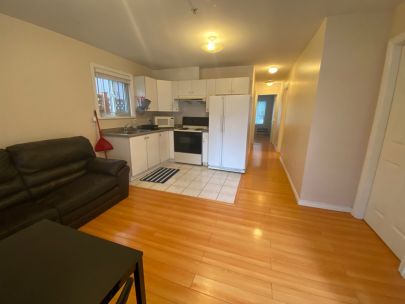 pet-friendly-furnished-2-bedroom-by-king-edward-inverness