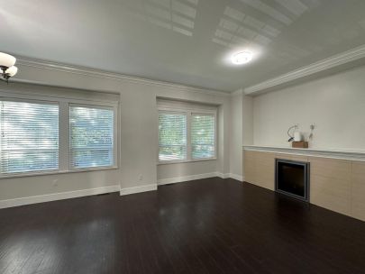 8358-121a-st-surrey-bc-v3w-3g6-canada