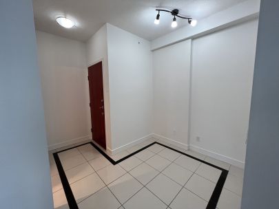 909-1239-w-georgia-st-vancouver-bc-v6e-4r8-canada-2