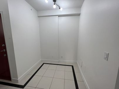 909-1239-w-georgia-st-vancouver-bc-v6e-4r8-canada-2