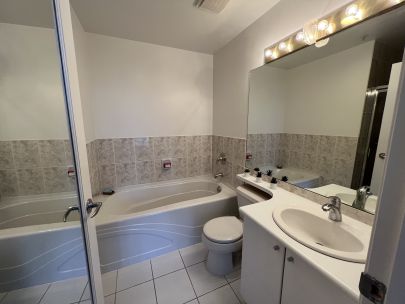 909-1239-w-georgia-st-vancouver-bc-v6e-4r8-canada-2