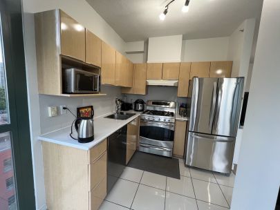 909-1239-w-georgia-st-vancouver-bc-v6e-4r8-canada-2