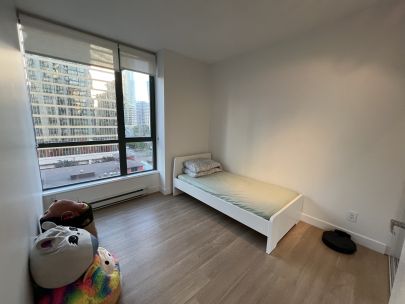 909-1239-w-georgia-st-vancouver-bc-v6e-4r8-canada-2