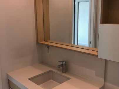 502-111-e-3rd-street-north-vancouver-bc-v7l-0c6-2