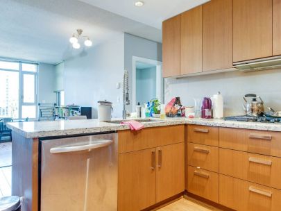 2-bedroom2-bathroom-with-breathtaking-view-in-coquitlam-2