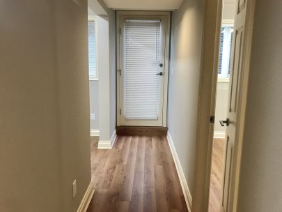 spacious-one-bedroom-suite-in-upper-lonsdale-4149-coventry-way-n-vancouver-bolld-2