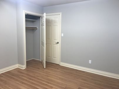 spacious-one-bedroom-suite-in-upper-lonsdale-4149-coventry-way-n-vancouver-bolld-2