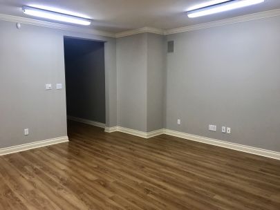 spacious-one-bedroom-suite-in-upper-lonsdale-4149-coventry-way-n-vancouver-bolld-2