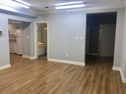 spacious-one-bedroom-suite-in-upper-lonsdale-4149-coventry-way-n-vancouver-bolld-2