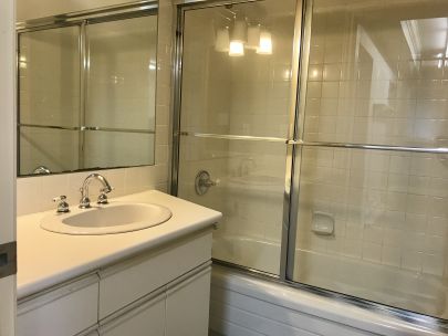 spacious-one-bedroom-suite-in-upper-lonsdale-4149-coventry-way-n-vancouver-bolld-2