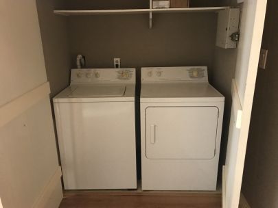 spacious-one-bedroom-suite-in-upper-lonsdale-4149-coventry-way-n-vancouver-bolld-2