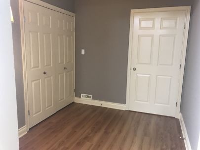 spacious-one-bedroom-suite-in-upper-lonsdale-4149-coventry-way-n-vancouver-bolld-2