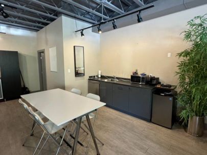 2127-granville-st-a-vancouver-bc-v6h-3e9-canada-2