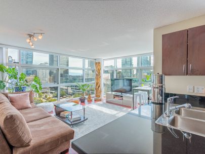 Luxury Living NE Corner 1 Bedroom+Solarium in Downtown Vancouver (938 Smithe St Vancouver)