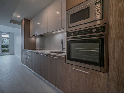 bolld.com BRAND NEW! 1 BR w/180 Degree views of North Shore For Rent!