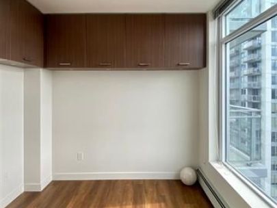 1106-13308-central-avenue-surrey-british-columbia-canada-v3t-0m4