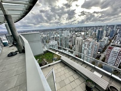 833-seymour-st-4102-vancouver-bc-v6b-0g4-canada-2