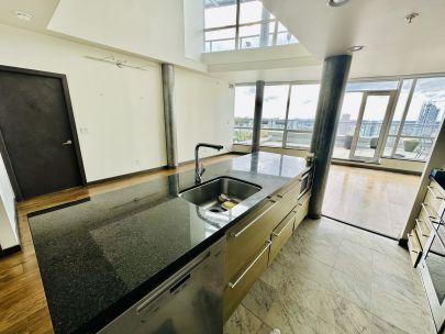 833-seymour-st-4102-vancouver-bc-v6b-0g4-canada-2