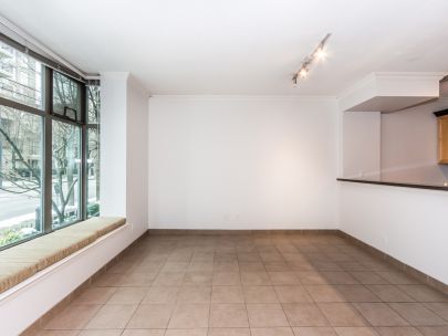 savoy-956-richards-street-vancouver-2