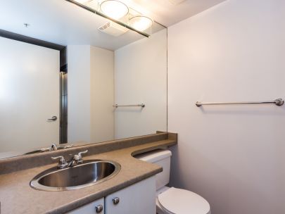 savoy-956-richards-street-vancouver-2