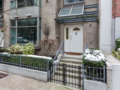 savoy-956-richards-street-vancouver-2