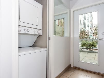 savoy-956-richards-street-vancouver-2