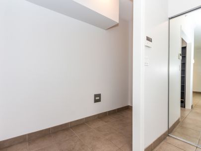 savoy-956-richards-street-vancouver-2