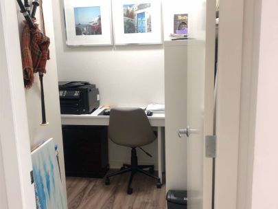 luxury-living-north-facing-1-br-den-in-downtown-vancouver-for-rent