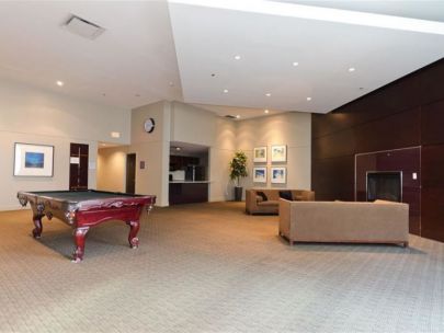 luxury-living-north-facing-1-br-den-in-downtown-vancouver-for-rent