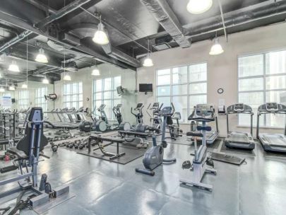 luxury-living-north-facing-1-br-den-in-downtown-vancouver-for-rent