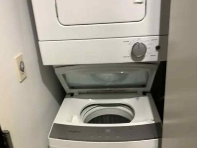 luxury-living-north-facing-1-br-den-in-downtown-vancouver-for-rent