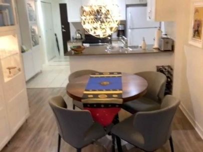 luxury-living-north-facing-1-br-den-in-downtown-vancouver-for-rent