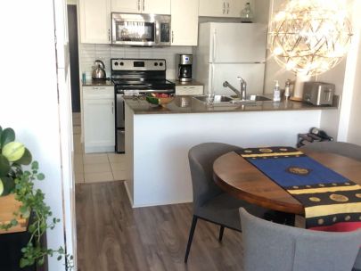 luxury-living-north-facing-1-br-den-in-downtown-vancouver-for-rent