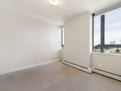 bolldcom-2-bed2bath-condo-for-rent-in-collingwoods-skyway-tower-2