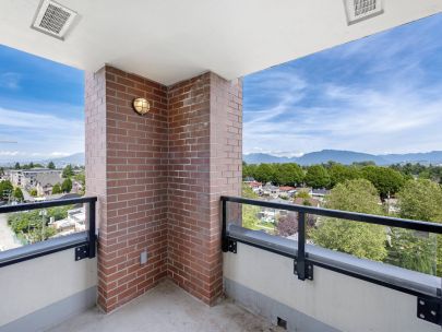 bolldcom-2-bed2bath-condo-for-rent-in-collingwoods-skyway-tower-2