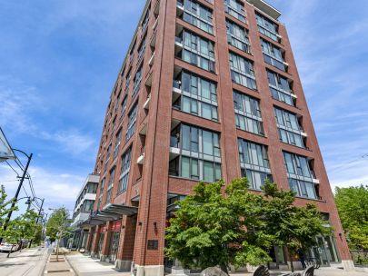 bolldcom-2-bed2bath-condo-for-rent-in-collingwoods-skyway-tower-2