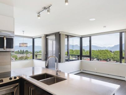 SKYWAY TOWER 906 – 2689 Kingsway Vancouver