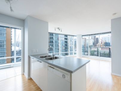 1908-131 Regiment Sq Vancouver BC Vancouver BC Canada - V6B 1X6