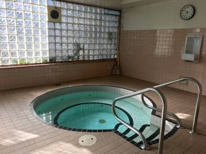 9623-manchester-drive-burnaby-bc-canada-v3n-4y8