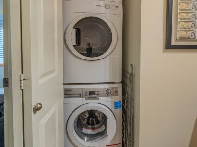 avanti-5-3160-w-4th-ave-vancouver-bc-v6k-4c3-canada