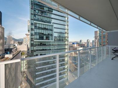 telus-garden-1806-777-richards-st-vancouver-bc-v6b-0m6-canada-2