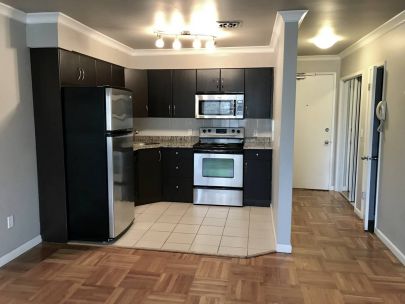 207 WYNNE MANOR 1309 W 14th Ave Vancouver