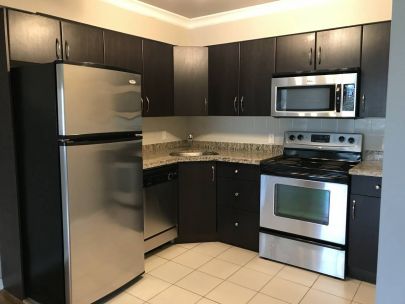 207-wynne-manor-1309-w-14th-ave-vancouver-2