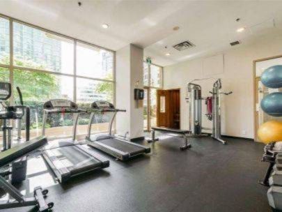 822-homer-street-vancouver-bc-canada-v6b-6m3